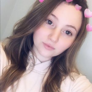 Meet your Posher, Emily